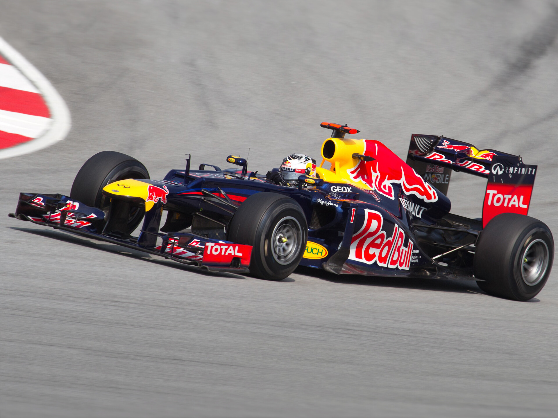 Red Bull Racing RB8 (Sebastian Vettel) Revell 124
